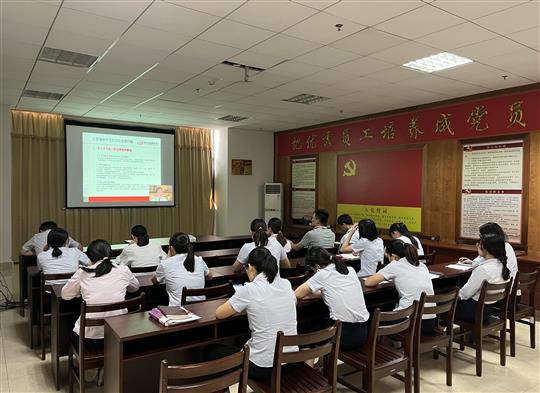 九游体育集团有限公司
组织参加疫情常态化下建筑企业经营管理风险管控培训